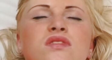 sex vietsux Chơi xúc xắc thô và phim sex u70 thực hành các vị trí Nye để đụ.